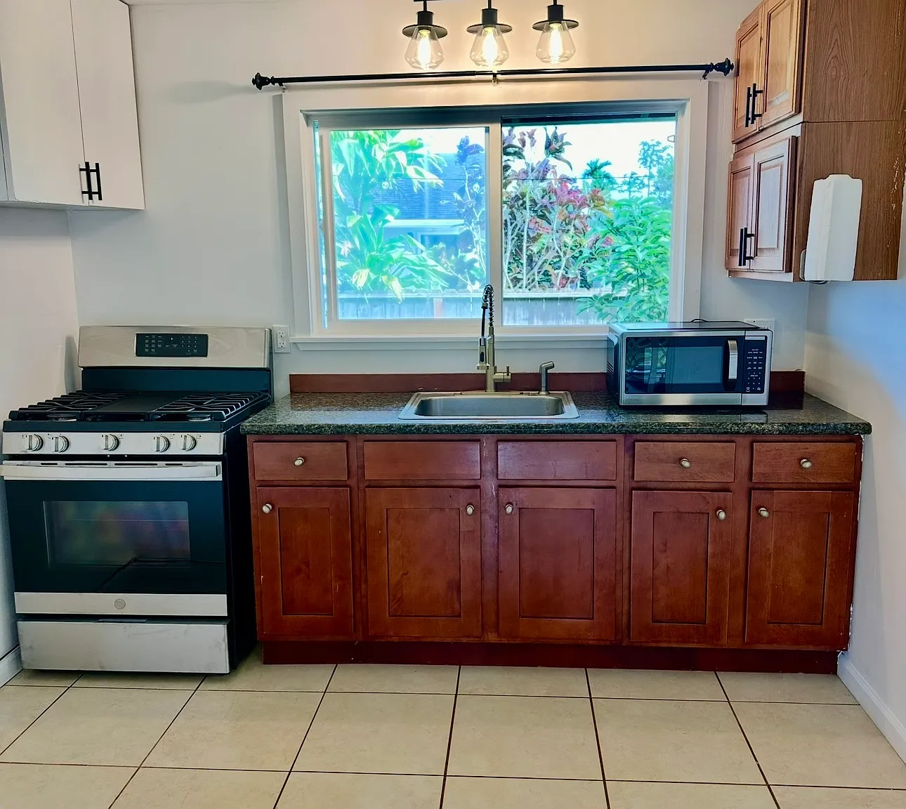 Studio, 350 sqft, $2,400 — Photo 4
