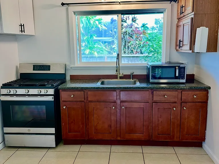 2279 Oka St #B — Photo 4