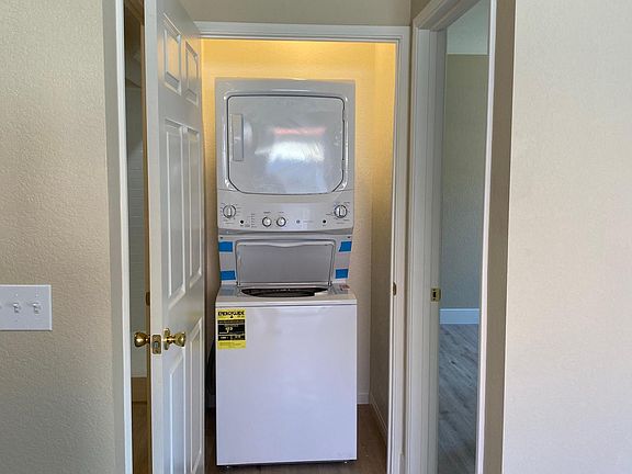 4th image of 2459B Dublin Way