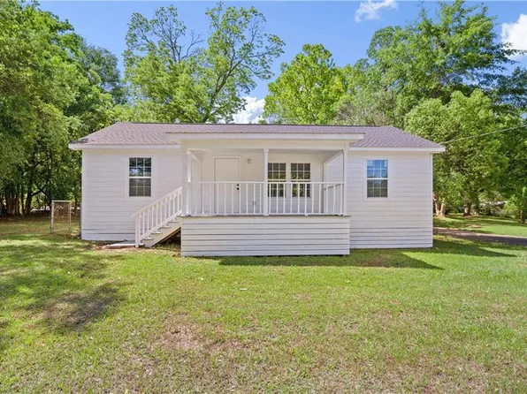 223 Thompson Blvd, Chickasaw, AL 36611
