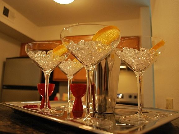 Entertainment bar in kitchen