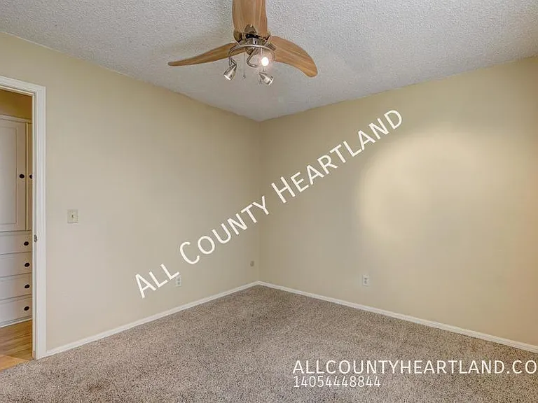 841 N Robinson Ave — Photo 18