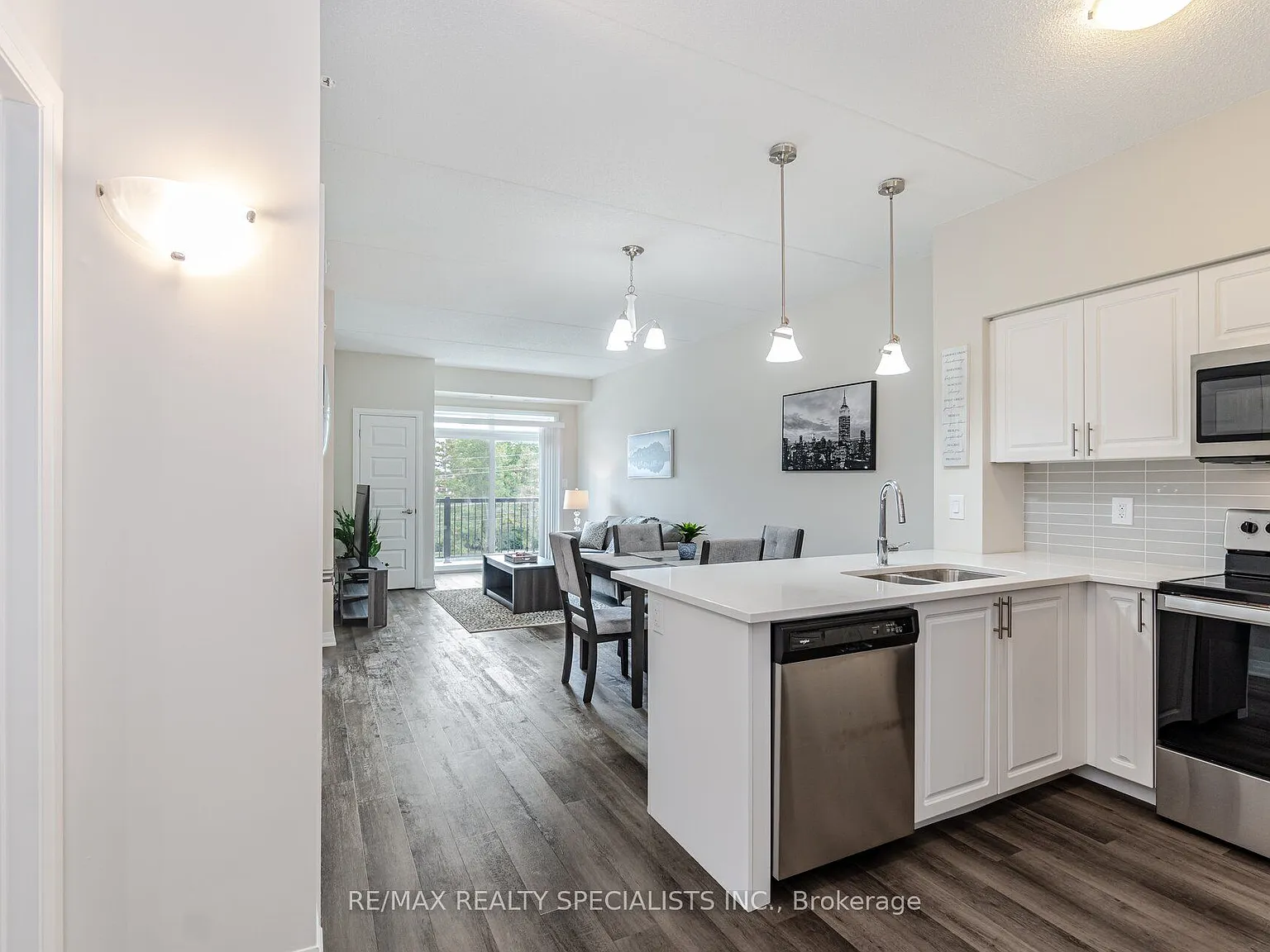 6TEN Condos — Photo 1