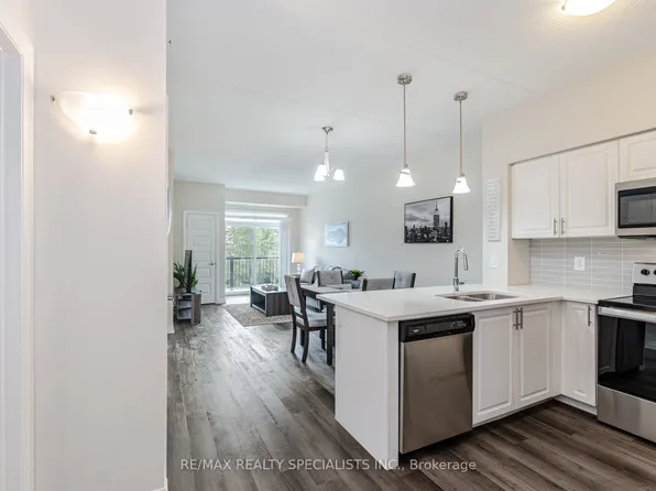610 Farmstead Dr #315, Milton, ON L9T 8X5