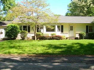 18 Manor Rd, Rhinebeck, NY 12572