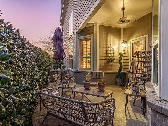 2nd image of 2500 Addison St