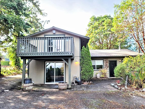2nd image of 1487 Country Club Dr