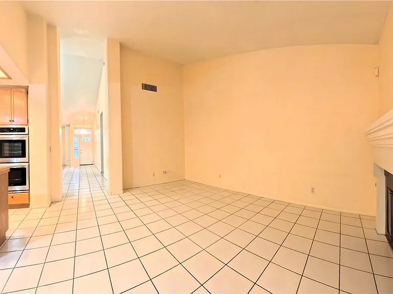 4844 Jadero Dr — Photo 9
