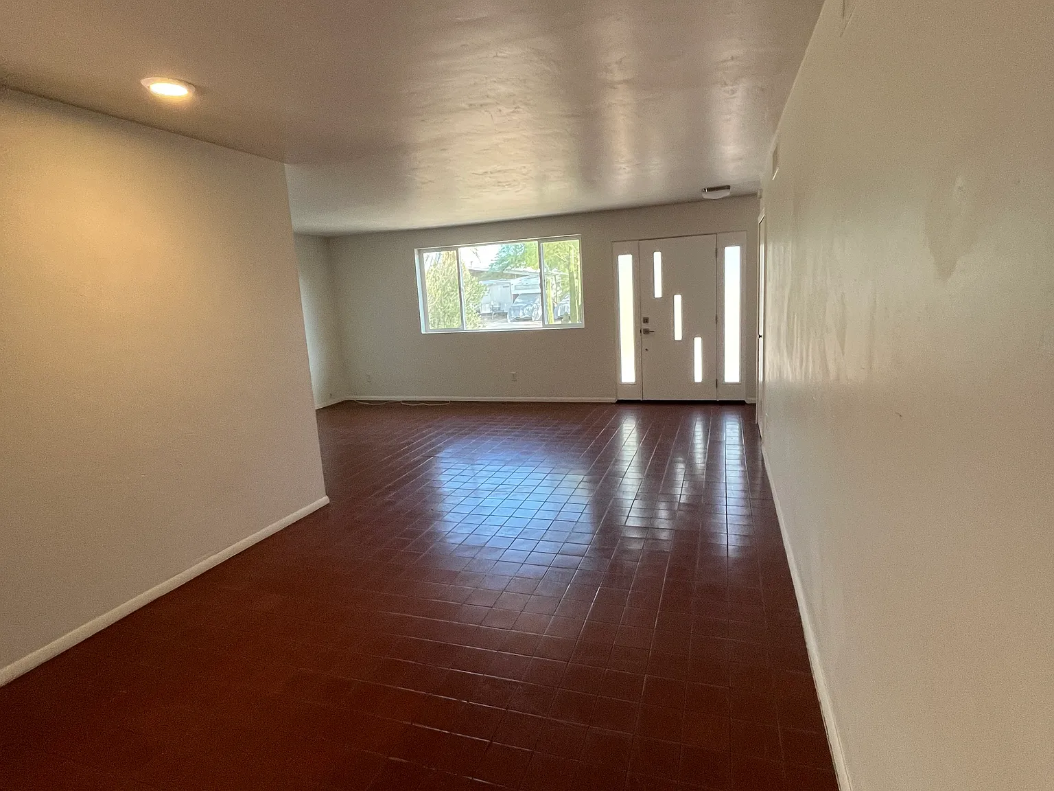 3 bed, 1656 sqft, $1,825 — Photo 2
