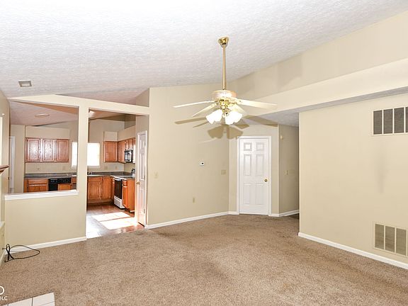 4th image of 3862 Chelsea Ter