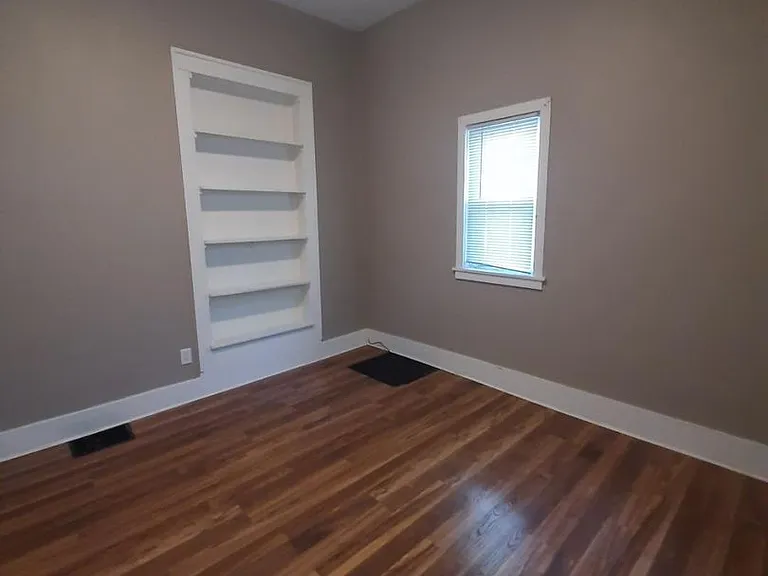 1301 Arlington Ave — Photo 6