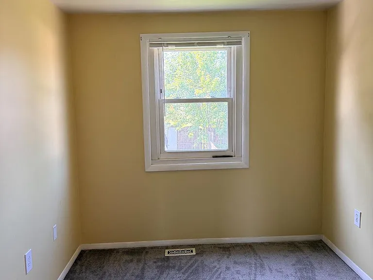 453 Berry Ct — Photo 13