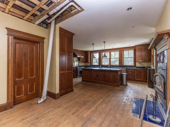 29 Gorham St, Chelmsford, MA 01824