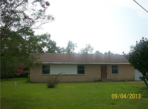2nd image of 115 Holly Cir
