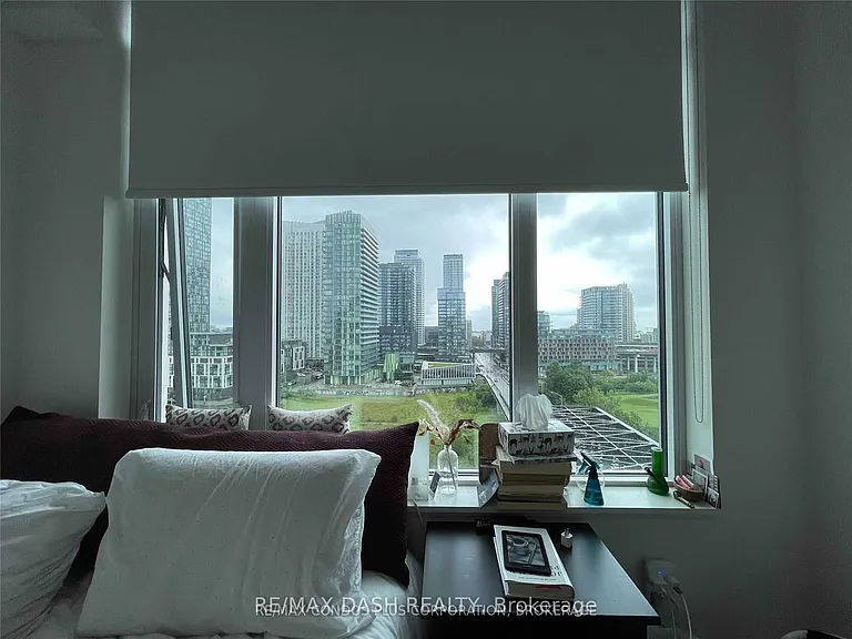 27 Bathurst St #902W — Photo 22