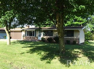 210 N Holly St, Elmwood, IL 61529