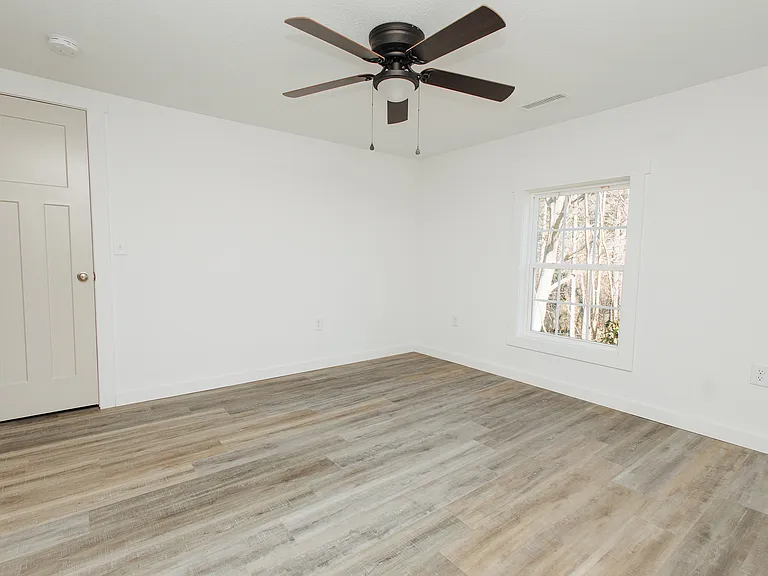 245 Carolina Ave — Photo 17