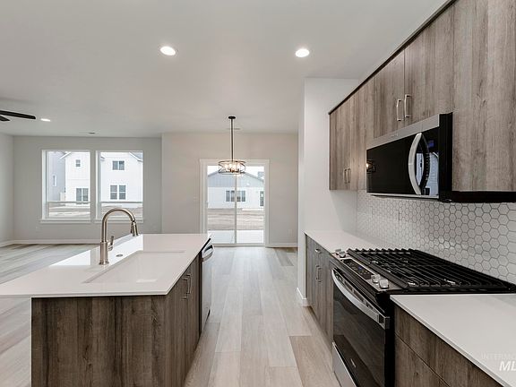 6th image of this home