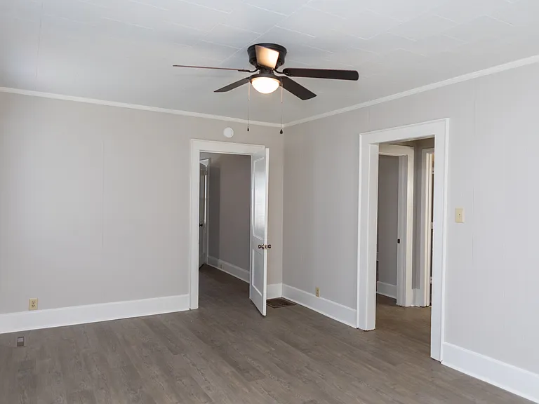 122 Jefferson St — Photo 7