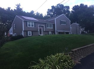 17 Walnut St, Hudson, NH 03051