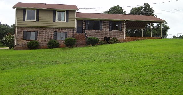 2nd image of 15 Oak Grove Ln