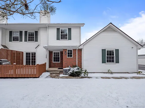 166 Barrington Cir, Lake Orion, MI 48360