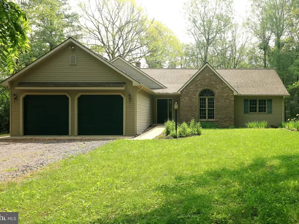 2523 Barns Ln, Pleasant Gap, PA 16823