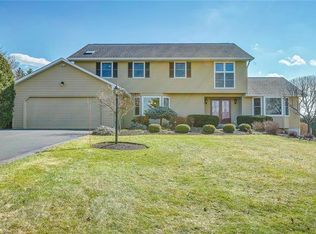 8320 Glen Eagle Dr, Manlius, NY 13104