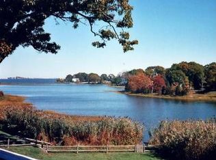 96 Duck Cove Rd, North Kingstown, RI 02852