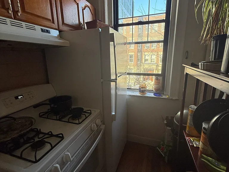 31 Queensberry St #7 — Photo 8