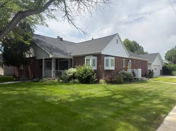 612 Oregon Ave, Lovell, WY 82431