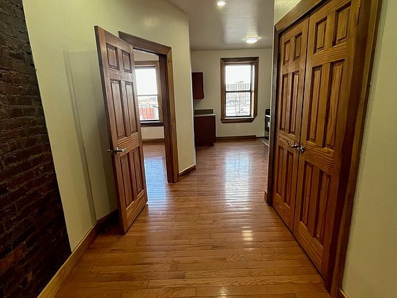 4th image of 2 Saint Nicholas Pl APT 63