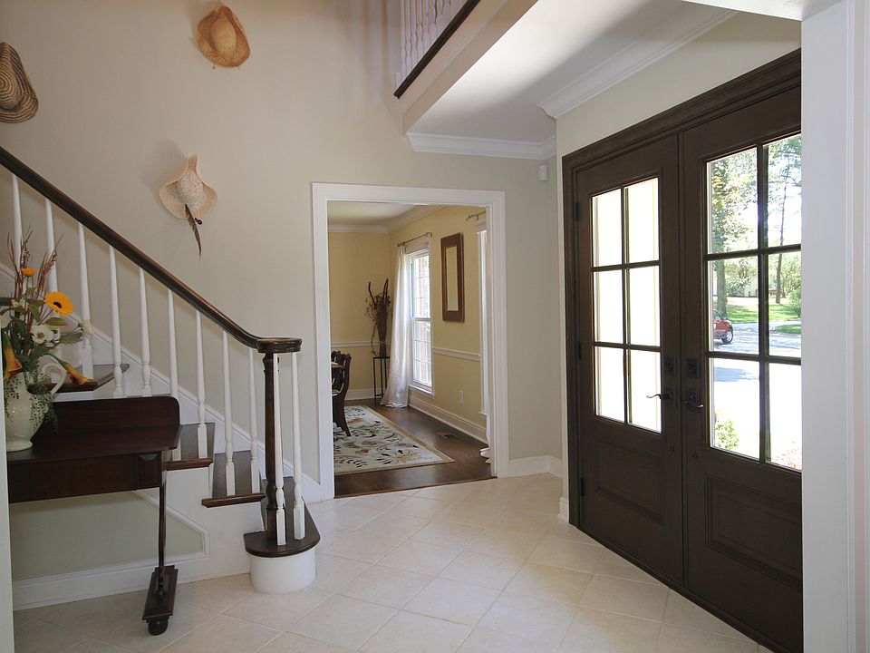 1st image of 300 Doulton Pl