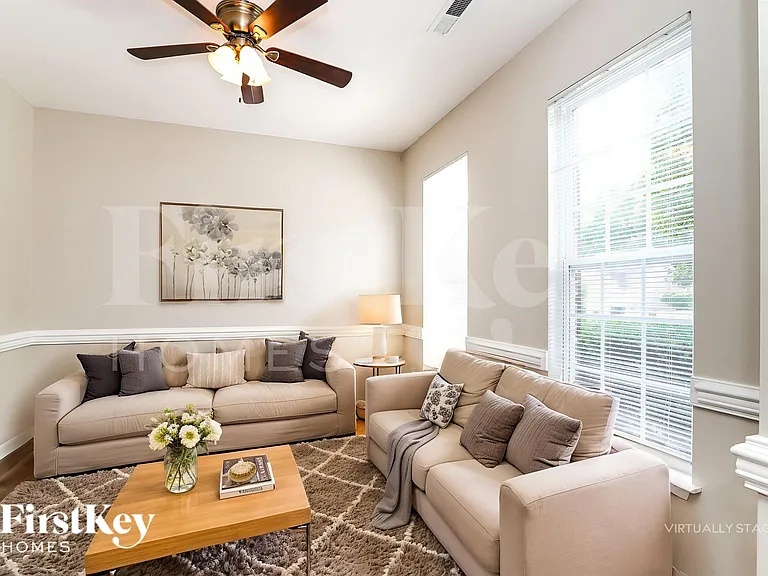 705 Hawthorn Ridge Dr — Photo 5