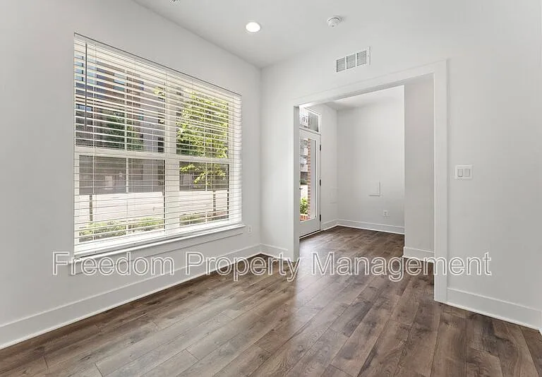 1876 Michael Faraday Dr — Photo 15