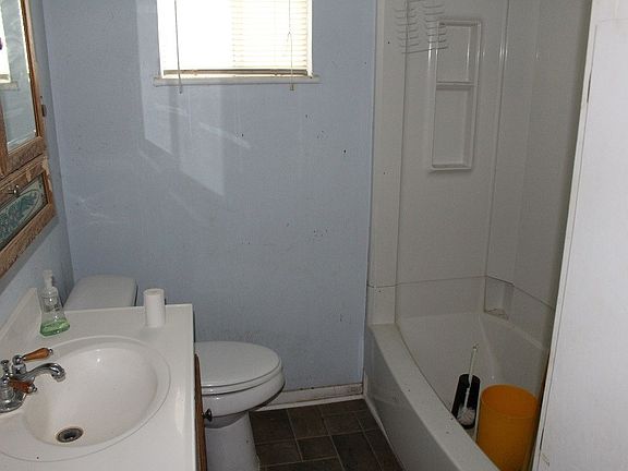 5th image of 3731 Bowling Ln
