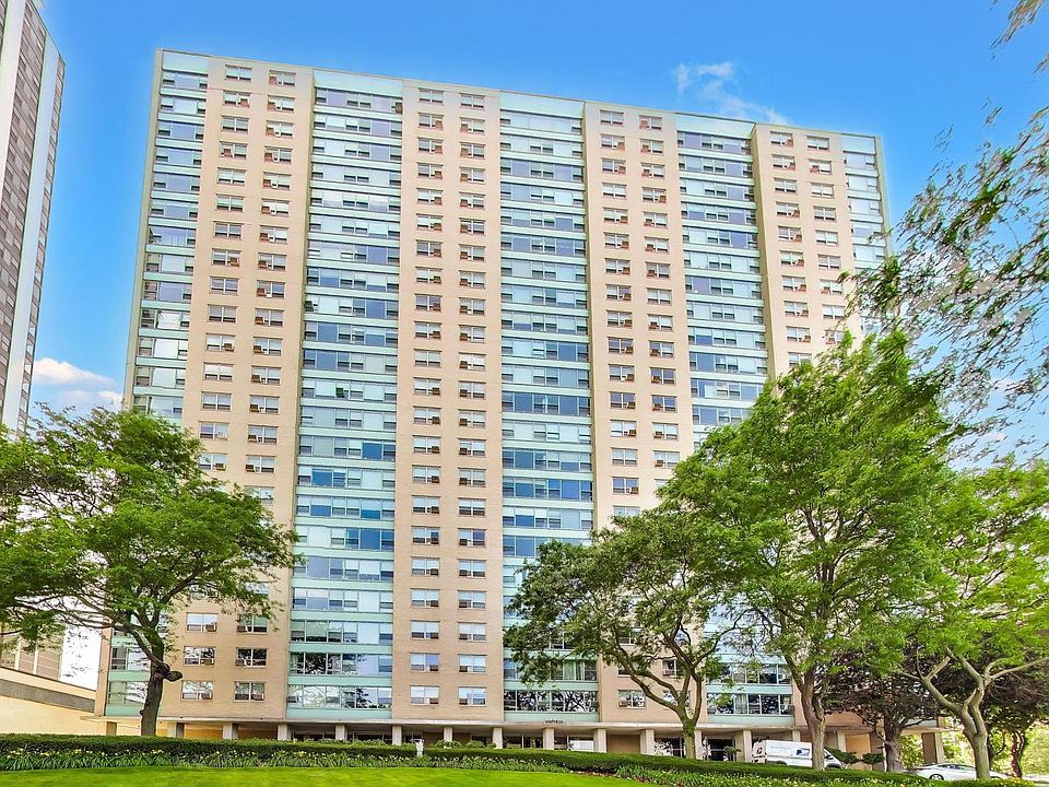 1st image of 3180 N Lake Shore Dr APT 4G