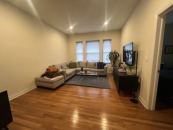 5th image of 710-16 W Buckingham Pl #7103