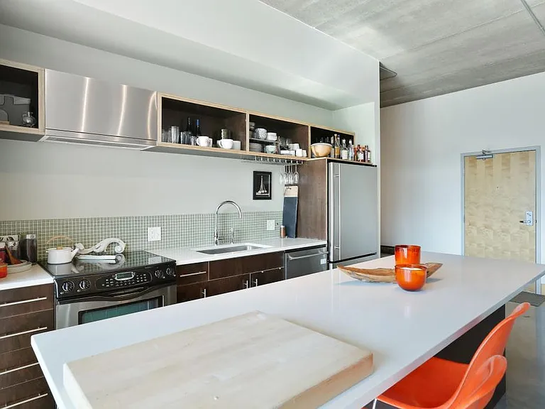 345 6th Ave N #303 — Photo 7