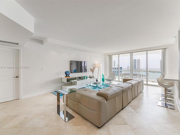 4th image of 7000 Island Blvd APT 2005