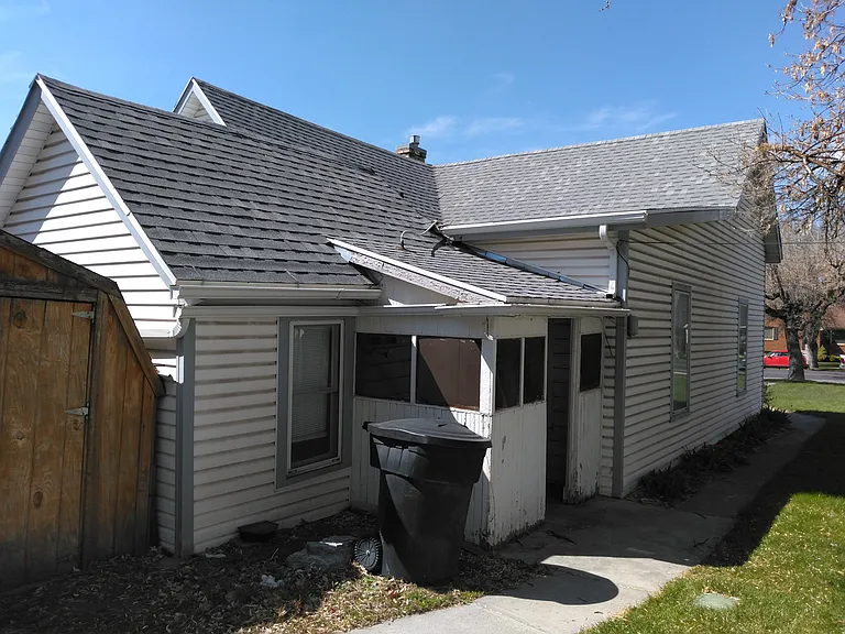 454 W 200 N — Photo 3