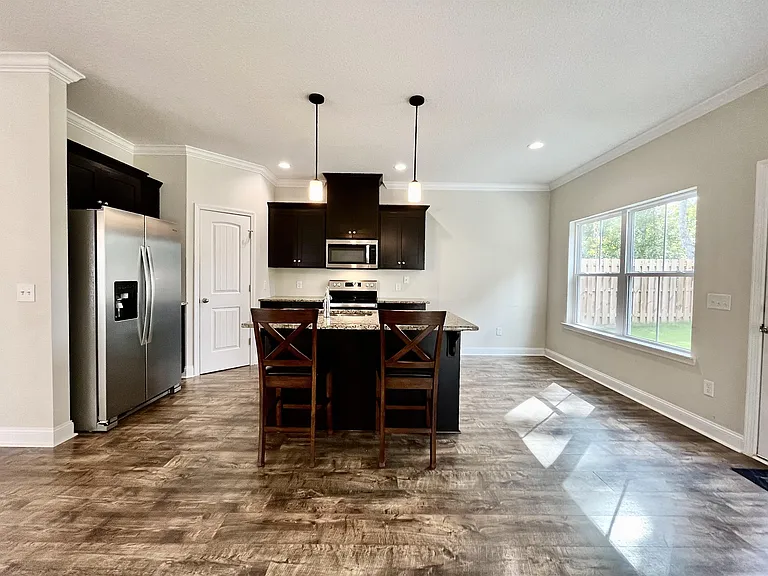 759 Fairview Cir — Photo 11