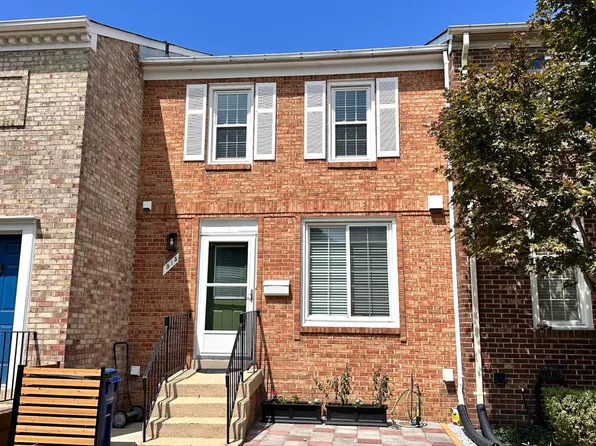 915 Portner Pl, Alexandria, VA 22314