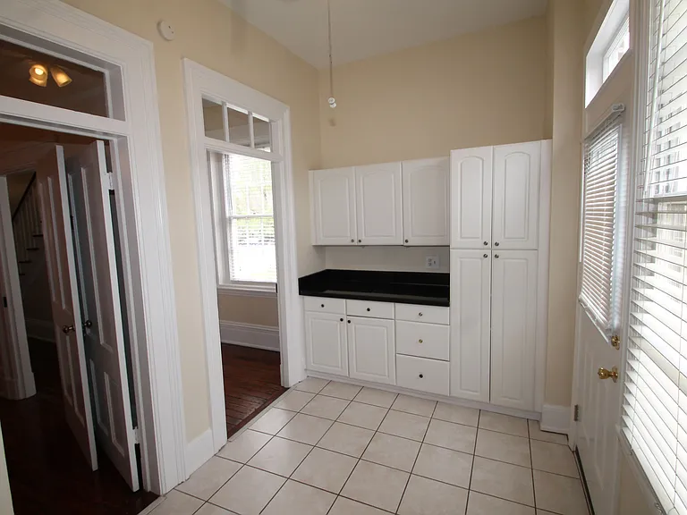 209 W Hall St #A — Photo 10