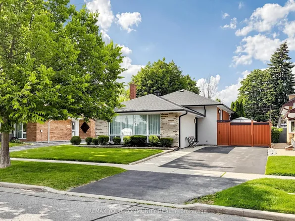 44 Lewiston Rd, Toronto, ON M1P 1X9