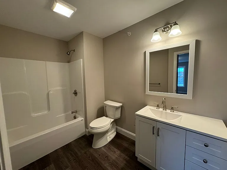 108 Mammoth Rd #B — Photo 15