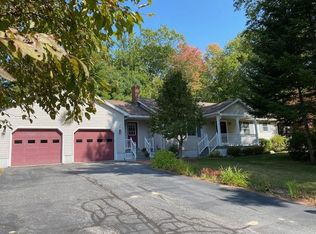 13 Old Tavern Rd, Topsham, ME 04086