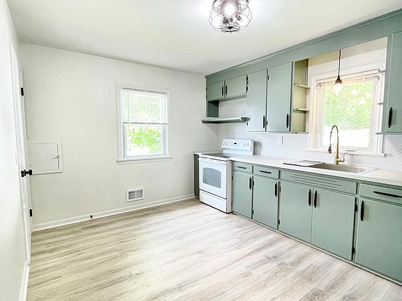3rd image of 70 Perinton St