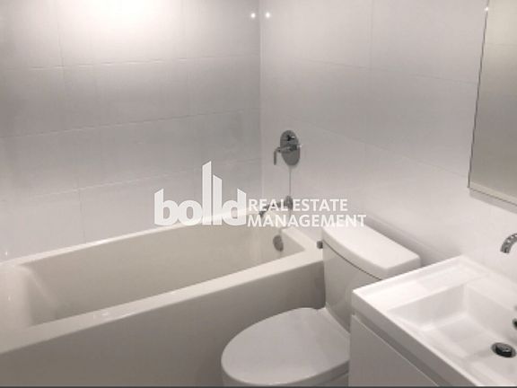 4th image of 1133 Hornby St #204