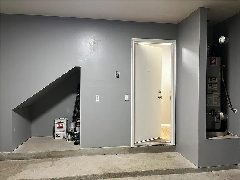 15106 Chamberlain Ct — Photo 12